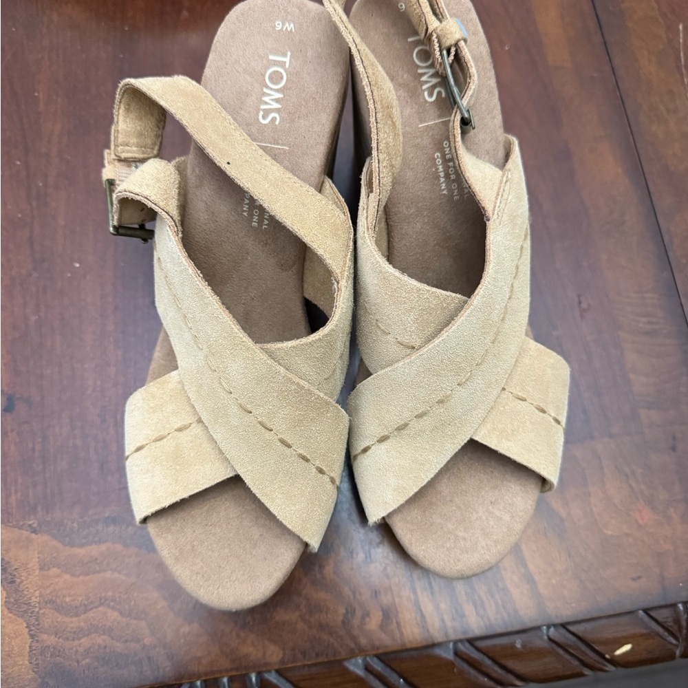 TOMS Women's Beige Cross-Strap Sandals
